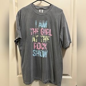 Gray Short Sleeve Tee with Crew Neck and Colorful Text Design
